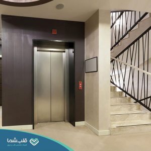 به جای استفاده از آسانسور، از پله‌ها استفاده‌کنید.